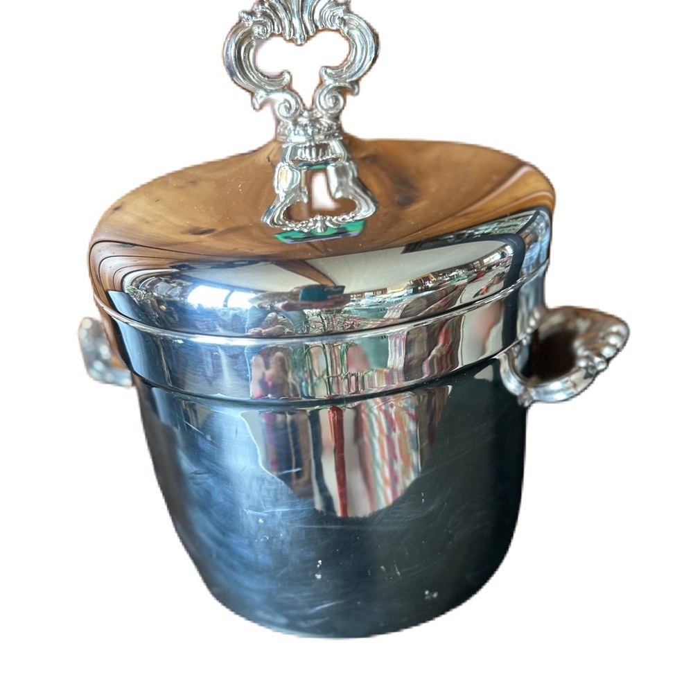 Elegant Silver Ice Bucket with Lid